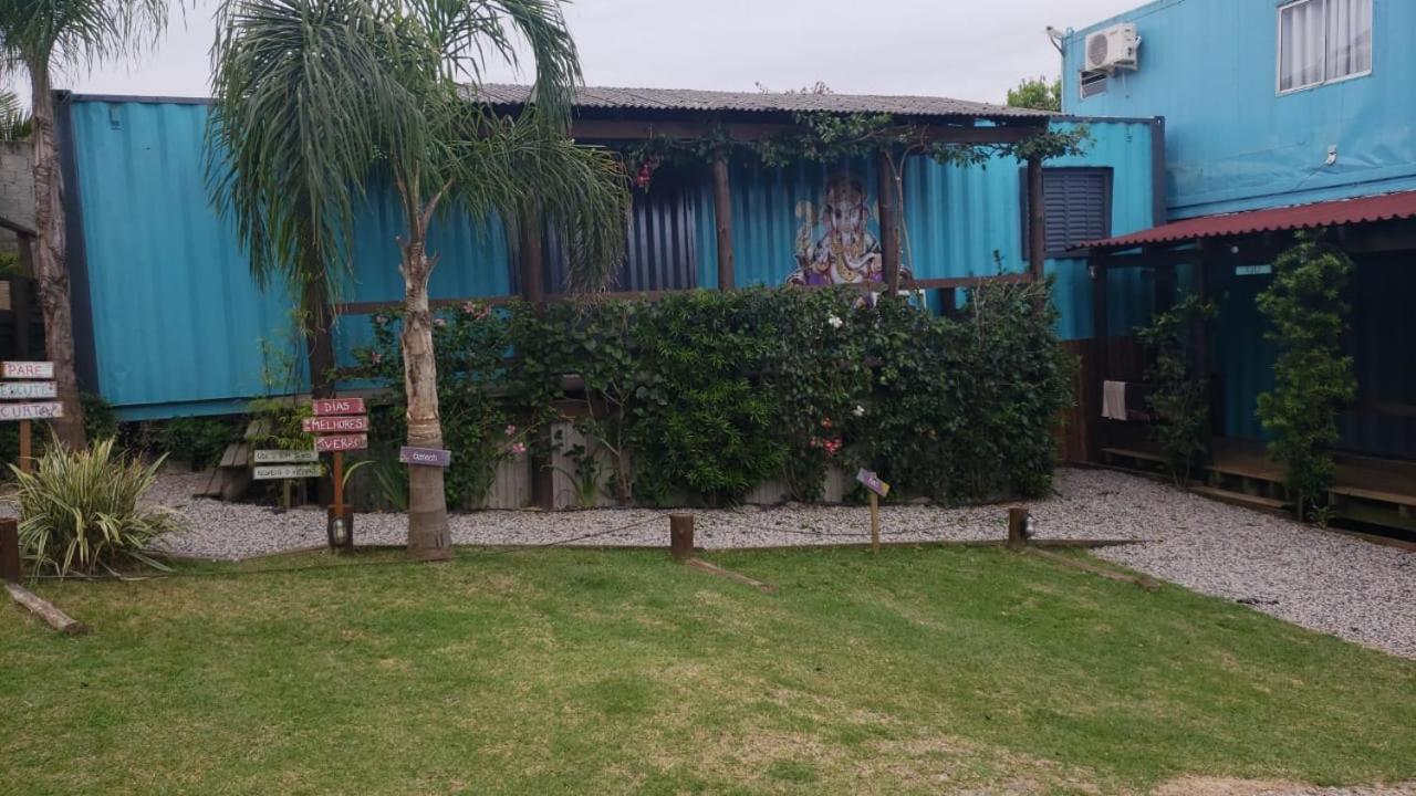 Hindu Box Containers E Cabanas Прайя-ду-Роза Екстериор снимка